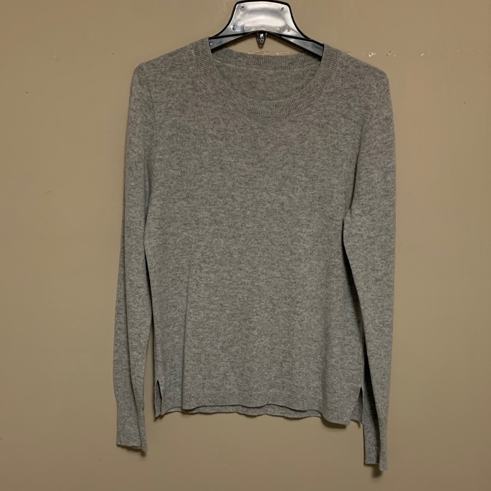 J.Crew Women’s Classic Gray Medium Crewneck Cashmere Long Sleeve Sweater